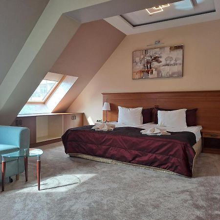 Contessa Hotel Sjoemen Buitenkant foto