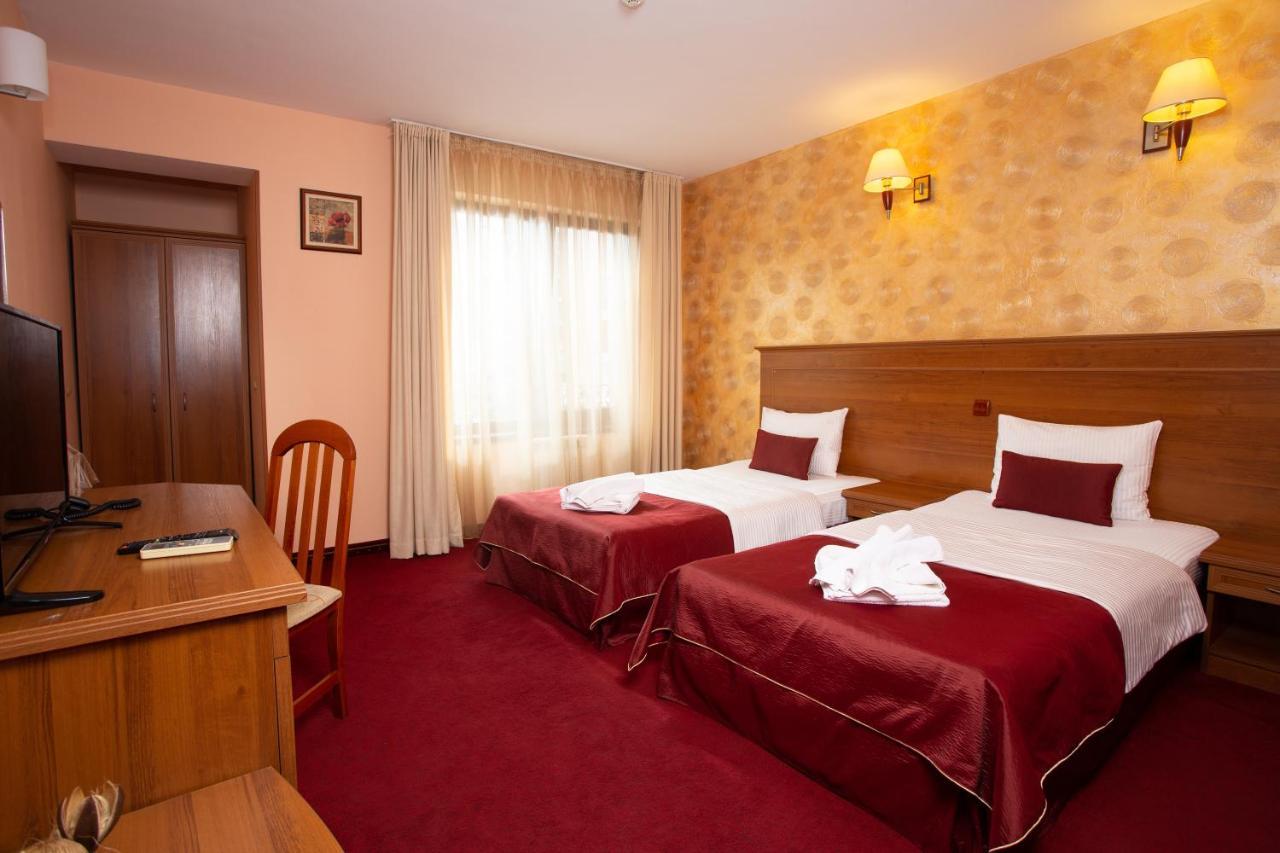 Contessa Hotel Sjoemen Buitenkant foto