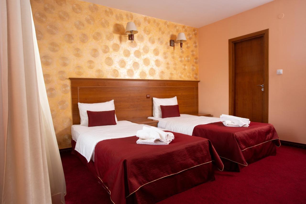Contessa Hotel Sjoemen Buitenkant foto