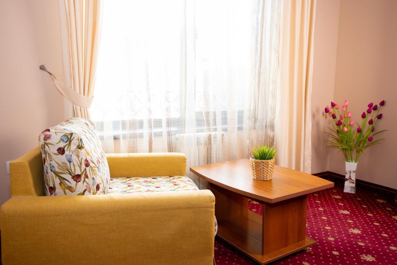 Contessa Hotel Sjoemen Buitenkant foto