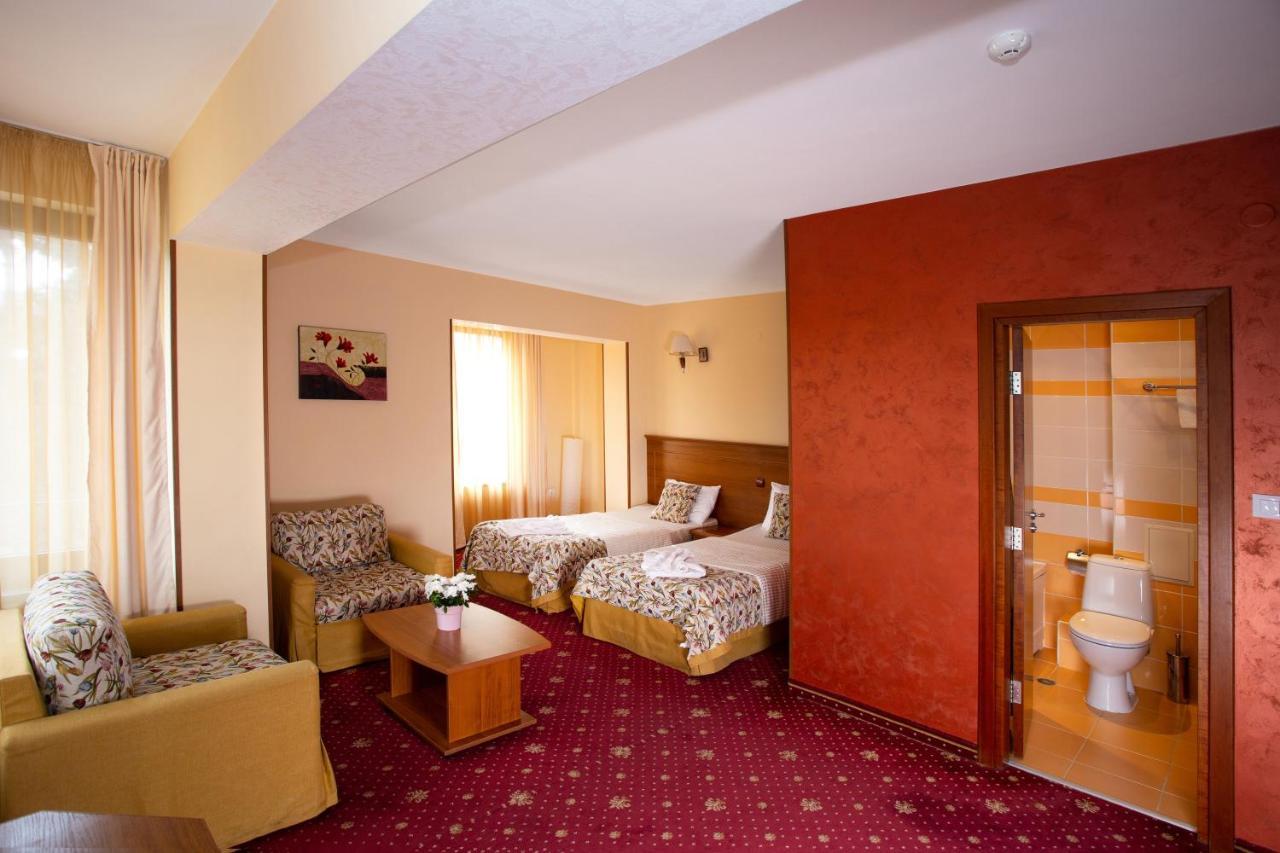 Contessa Hotel Sjoemen Buitenkant foto