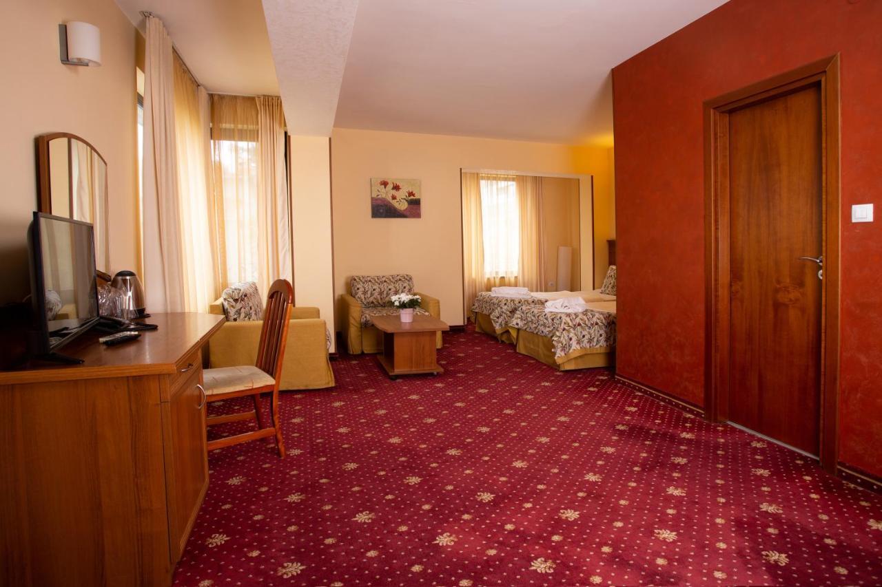 Contessa Hotel Sjoemen Buitenkant foto