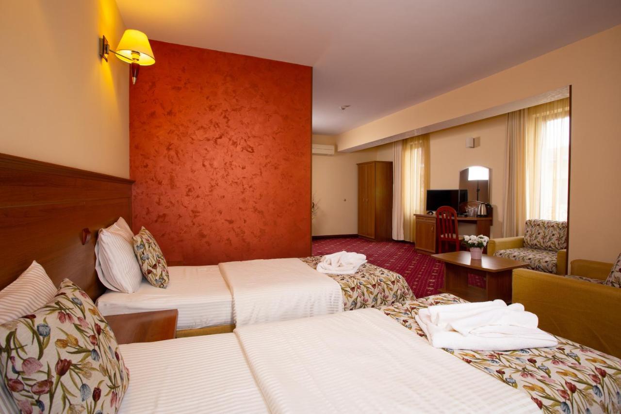 Contessa Hotel Sjoemen Buitenkant foto