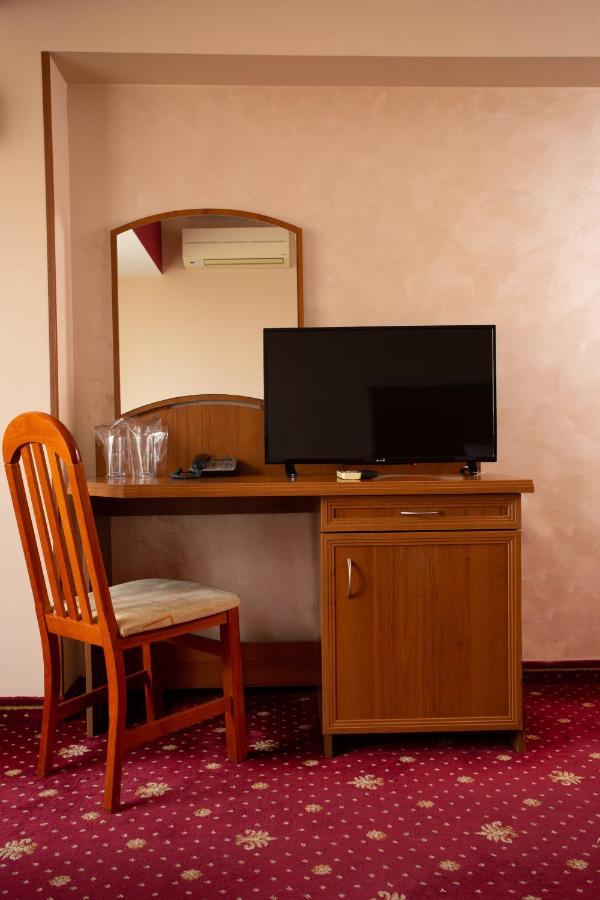 Contessa Hotel Sjoemen Buitenkant foto