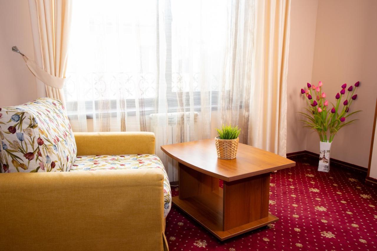 Contessa Hotel Sjoemen Buitenkant foto